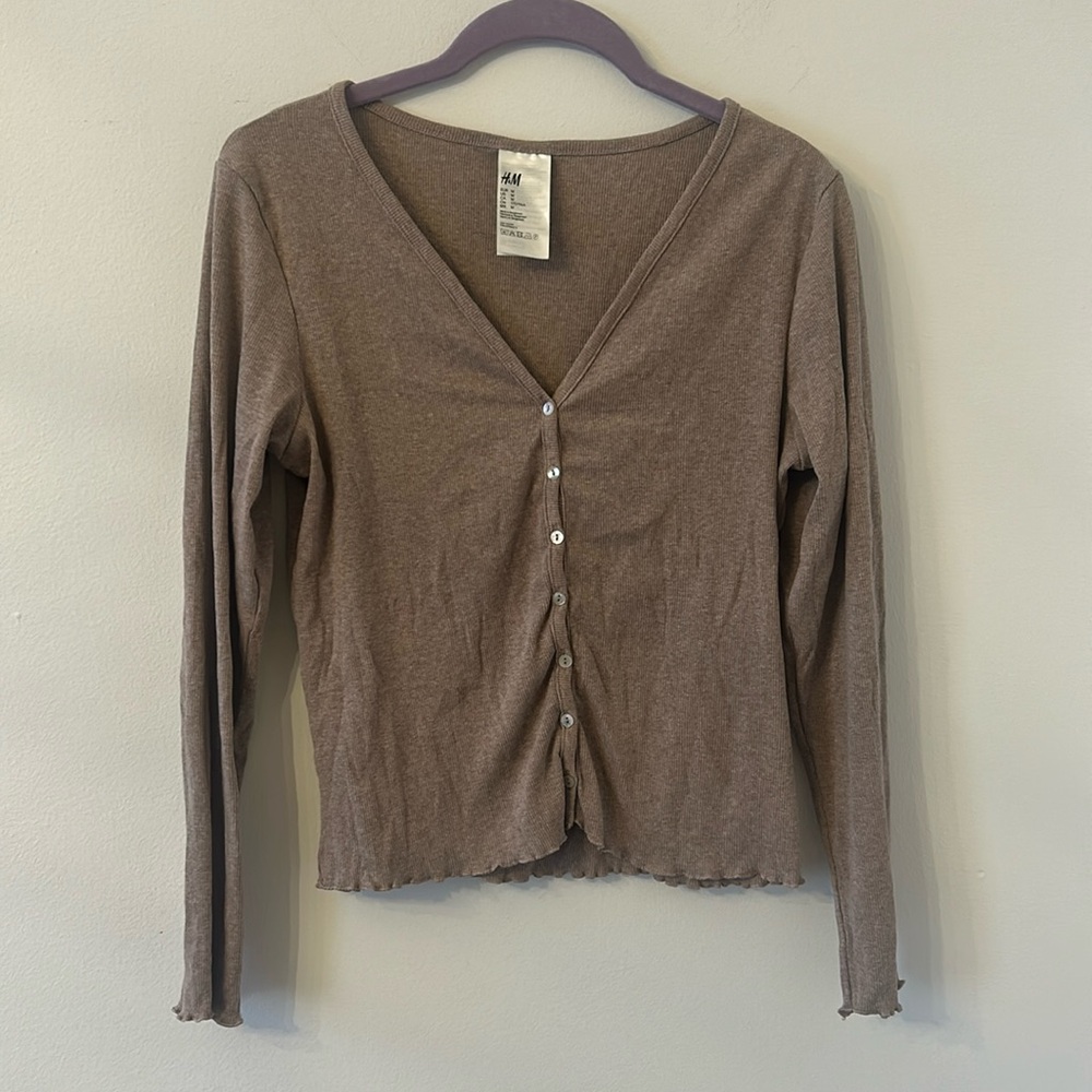 H&M Brown V-Neckline Long Sleeves Button Front Cardigan Sweater Size Medium
